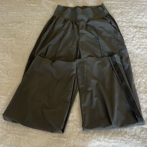 Athleta wide leg pant
